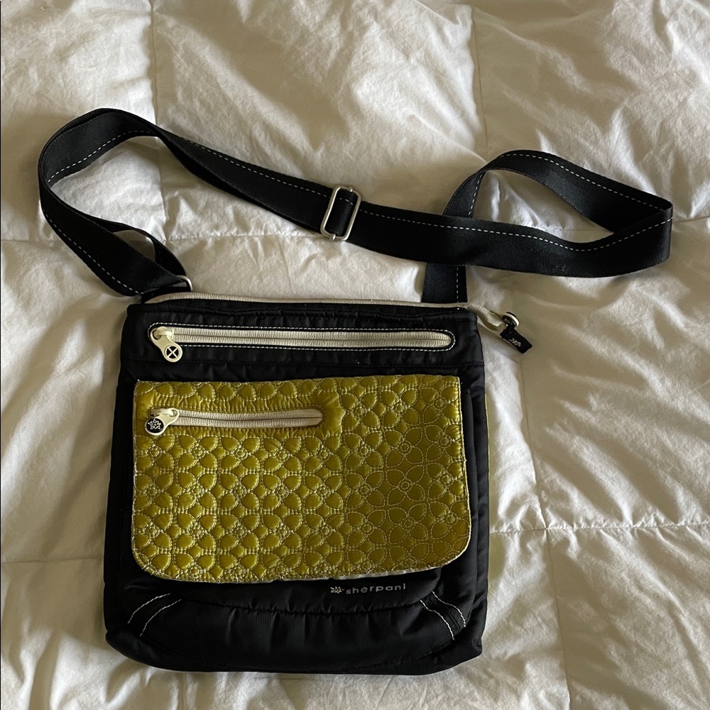 Sherpani Anti-Theft Crossover Travel Bag/Purse